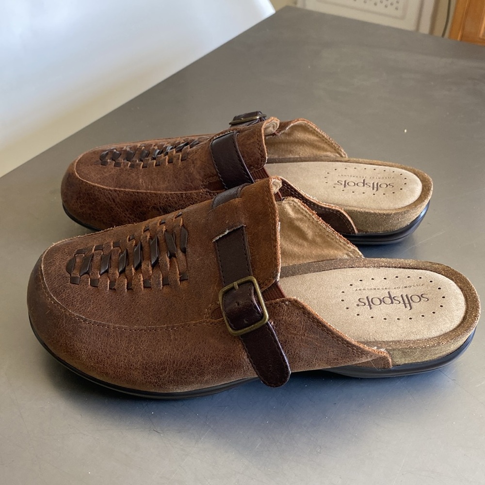 Softspots cushioned warm brown leather slip on clogs women’s size 8 shoe